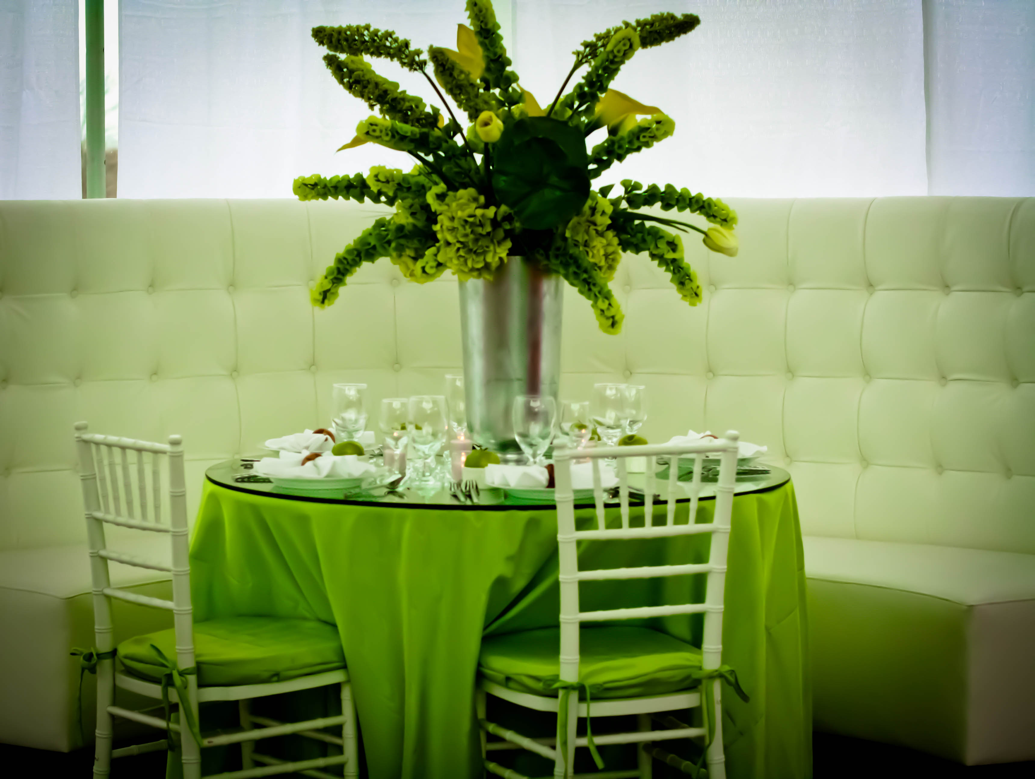 Green Wedding Table Decoration Wallpaper